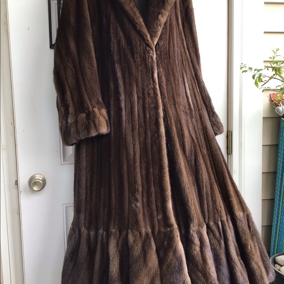 Mahogany ankle length mink coat. - Picture 2 of 3